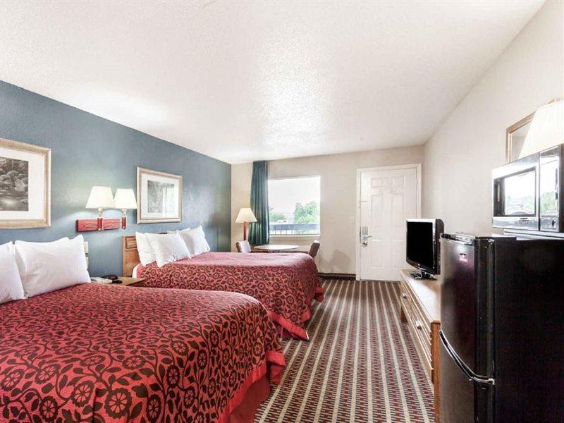 Days Inn By Wyndham Nashville N Opryland/Grand Ole Opry Bagian luar foto
