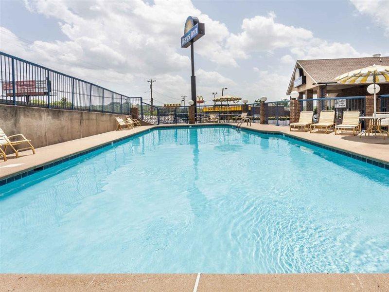 Days Inn By Wyndham Nashville N Opryland/Grand Ole Opry Bagian luar foto