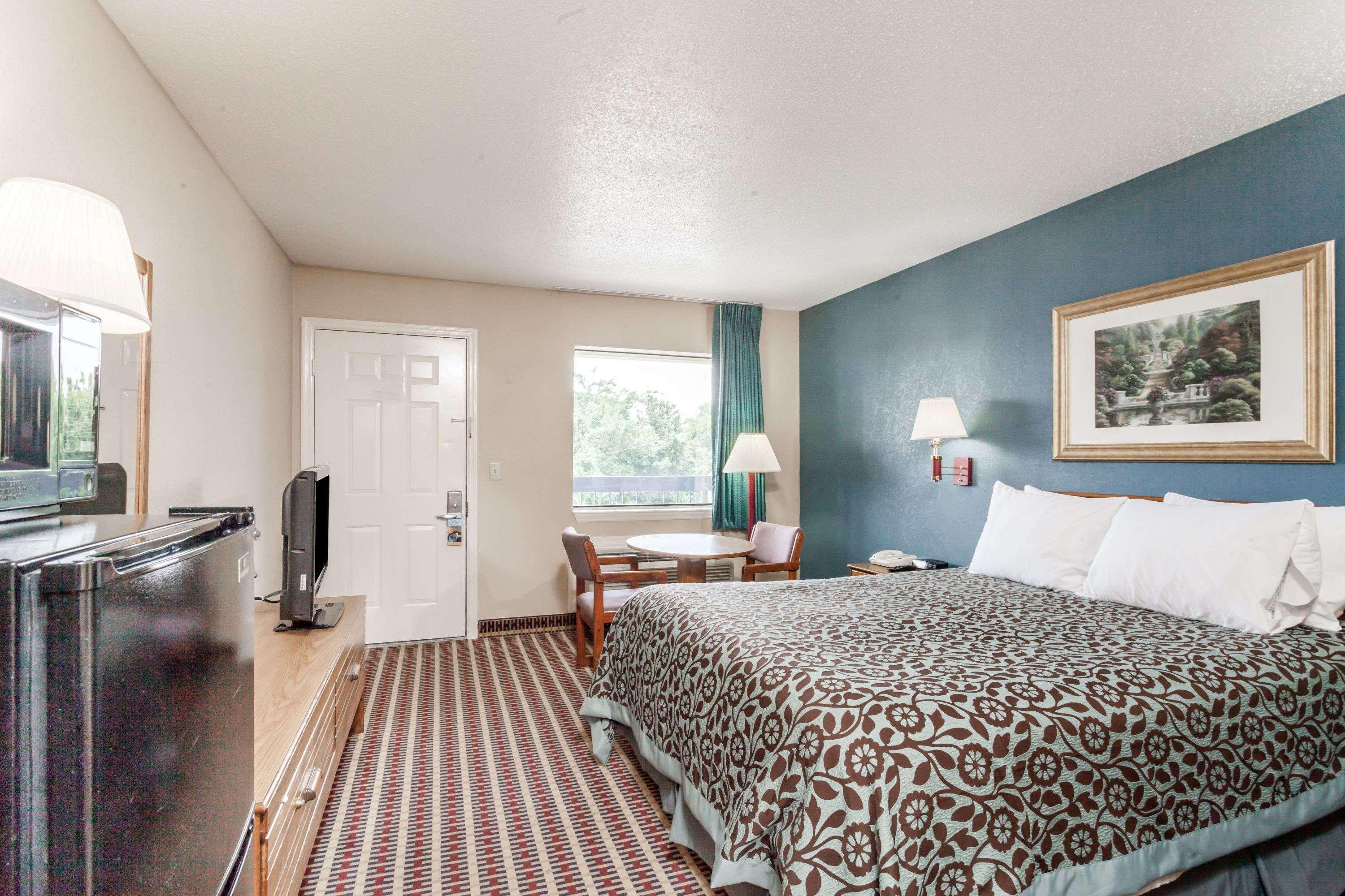 Days Inn By Wyndham Nashville N Opryland/Grand Ole Opry Bagian luar foto
