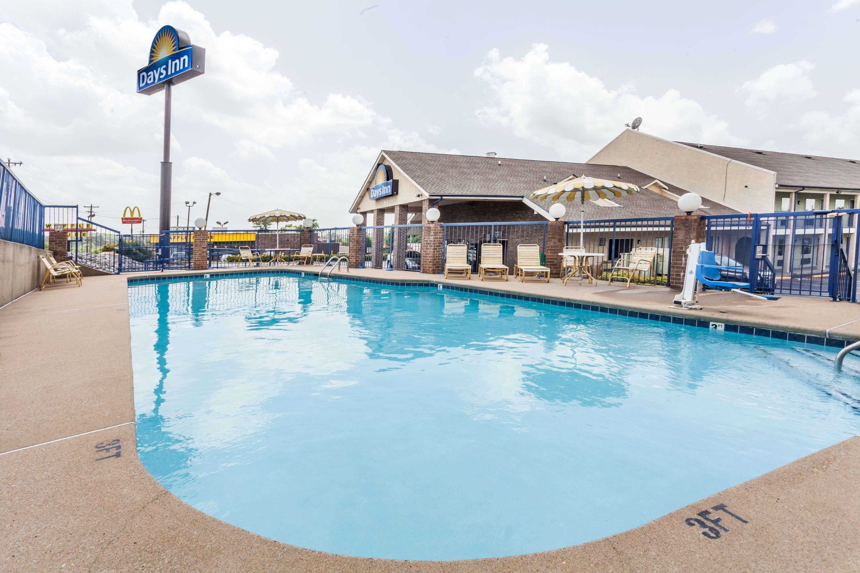 Days Inn By Wyndham Nashville N Opryland/Grand Ole Opry Bagian luar foto