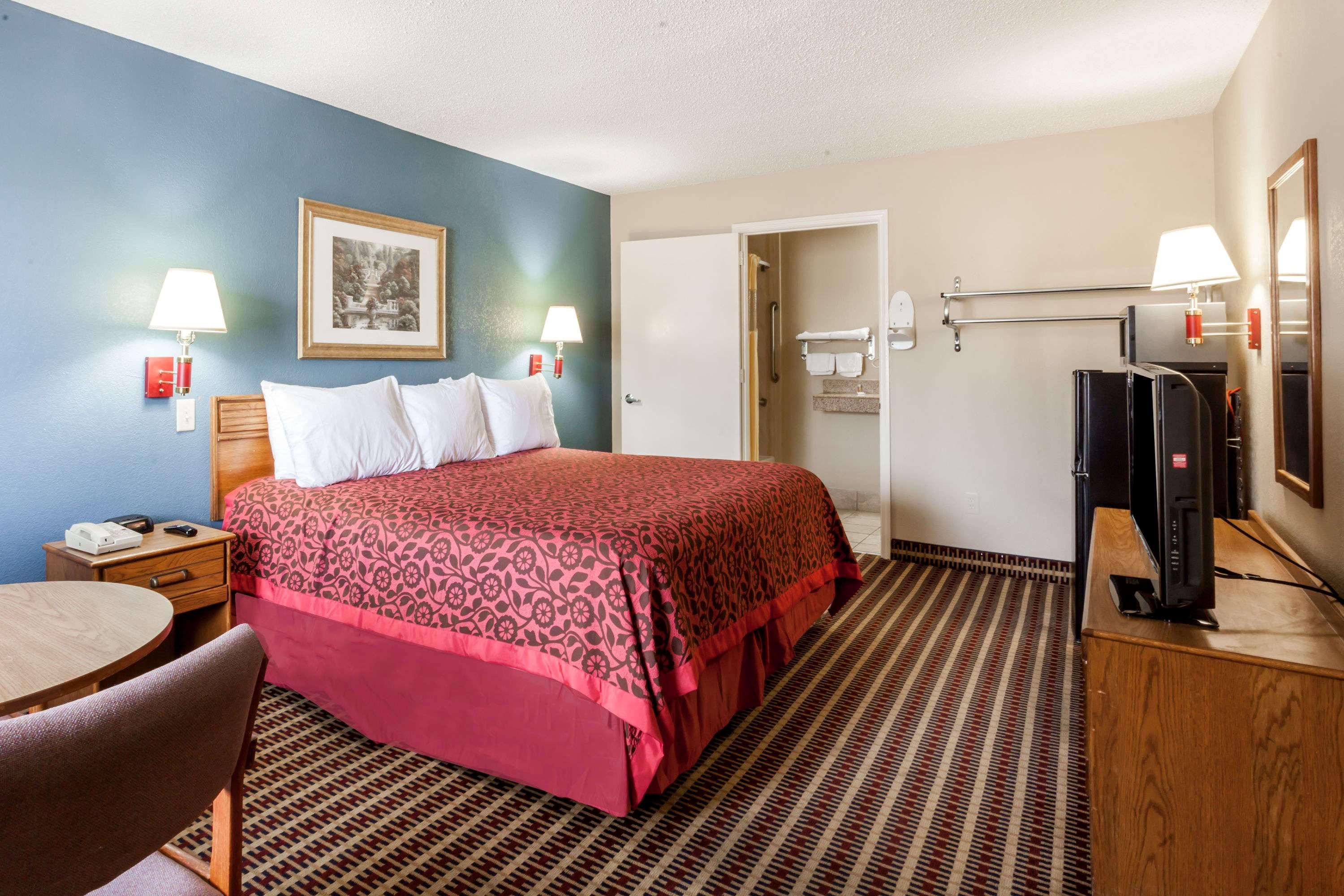 Days Inn By Wyndham Nashville N Opryland/Grand Ole Opry Bagian luar foto