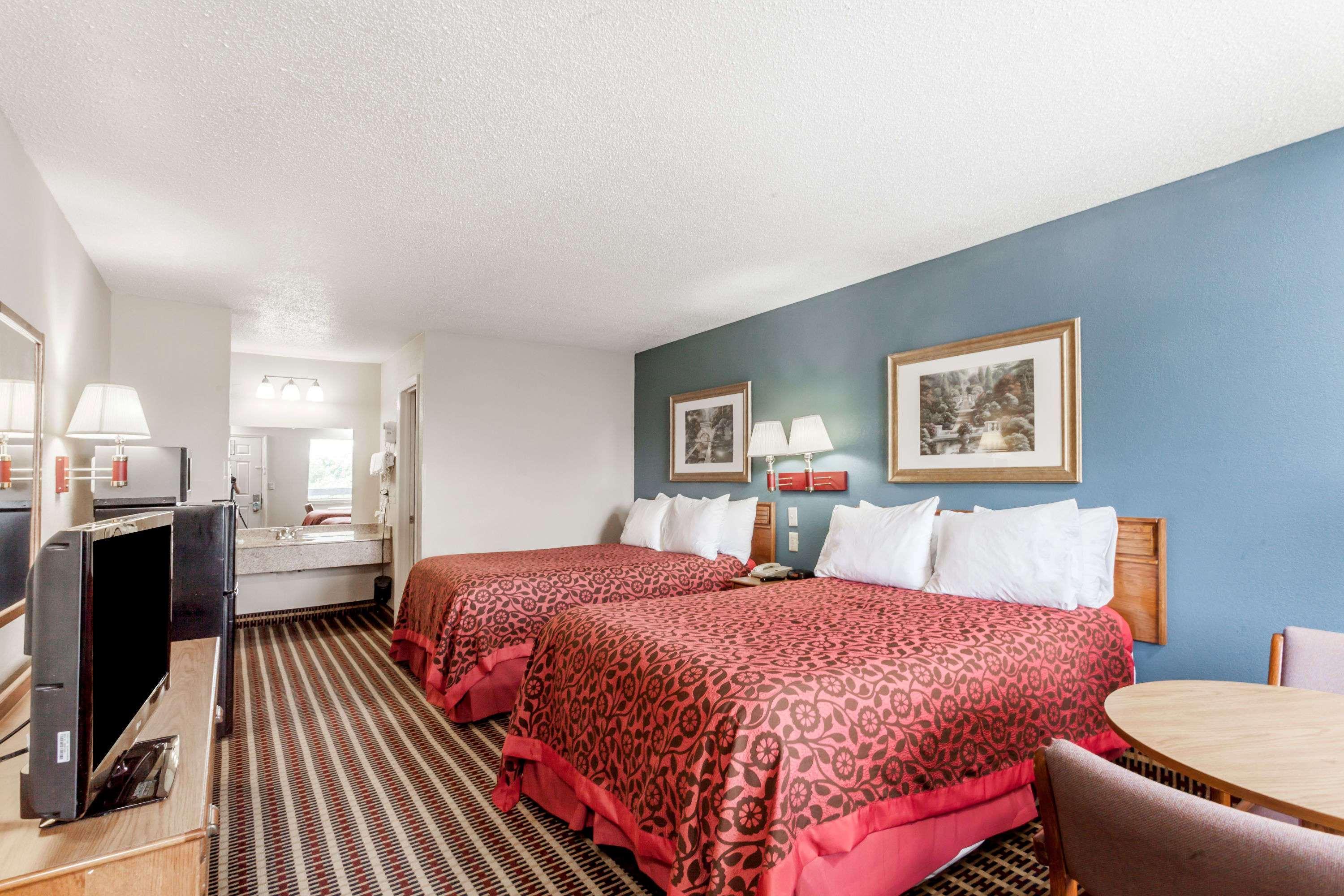 Days Inn By Wyndham Nashville N Opryland/Grand Ole Opry Bagian luar foto