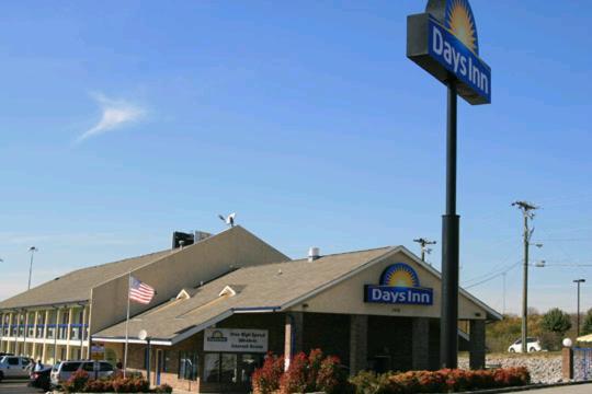 Days Inn By Wyndham Nashville N Opryland/Grand Ole Opry Bagian luar foto